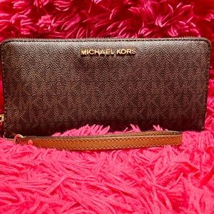 Large wallet with wristlet band (Used)